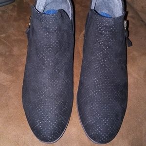 Low heel booties